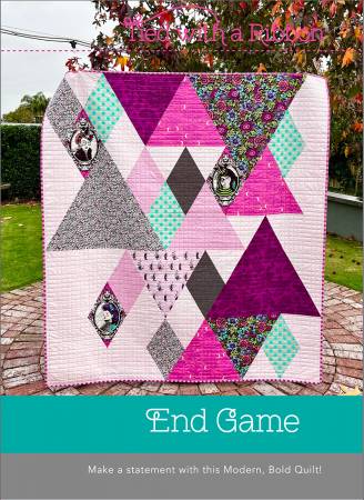 End Game - Nightshade Version quilt pattern by Jemima Flendt